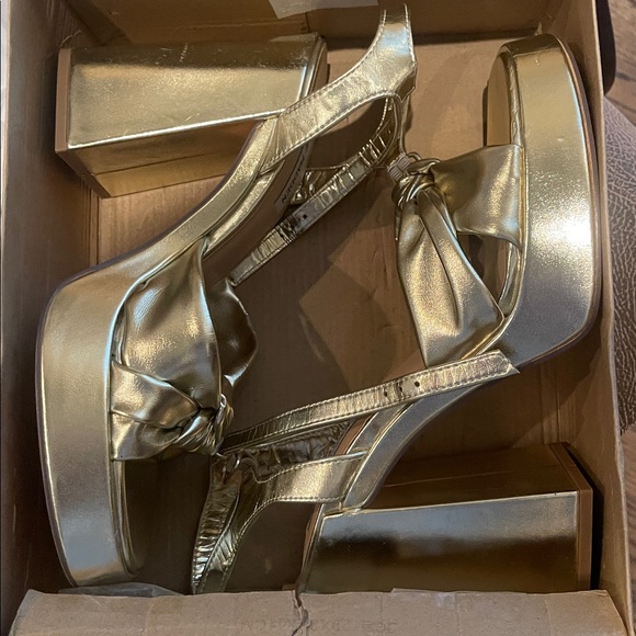 Steve madden platform acceptance gold high heels sandals nib sz 9.5 m - Picture 5 of 6